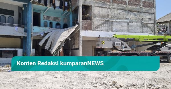 Dumba va mushukni kesib tashlaydigan sexy leggings Nikita fon Jeyms onlayn pornoda rus tilida gapiradi